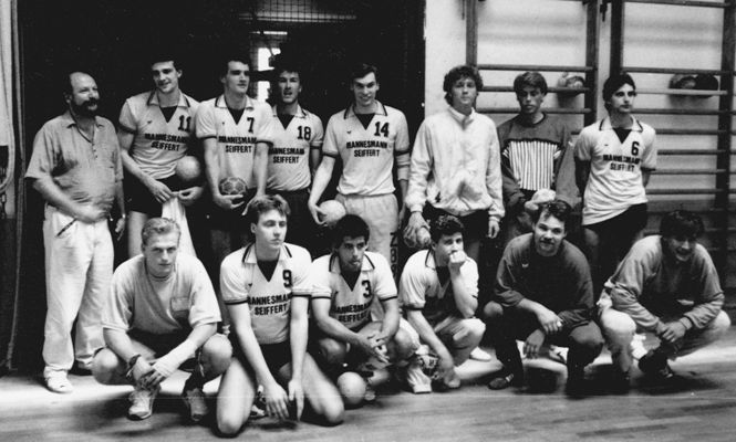 tl_files/verein/bilder/Chronik/Handball80Herren.jpg tl_files/verein/bilder/Chronik/Handball80Herren.jpg