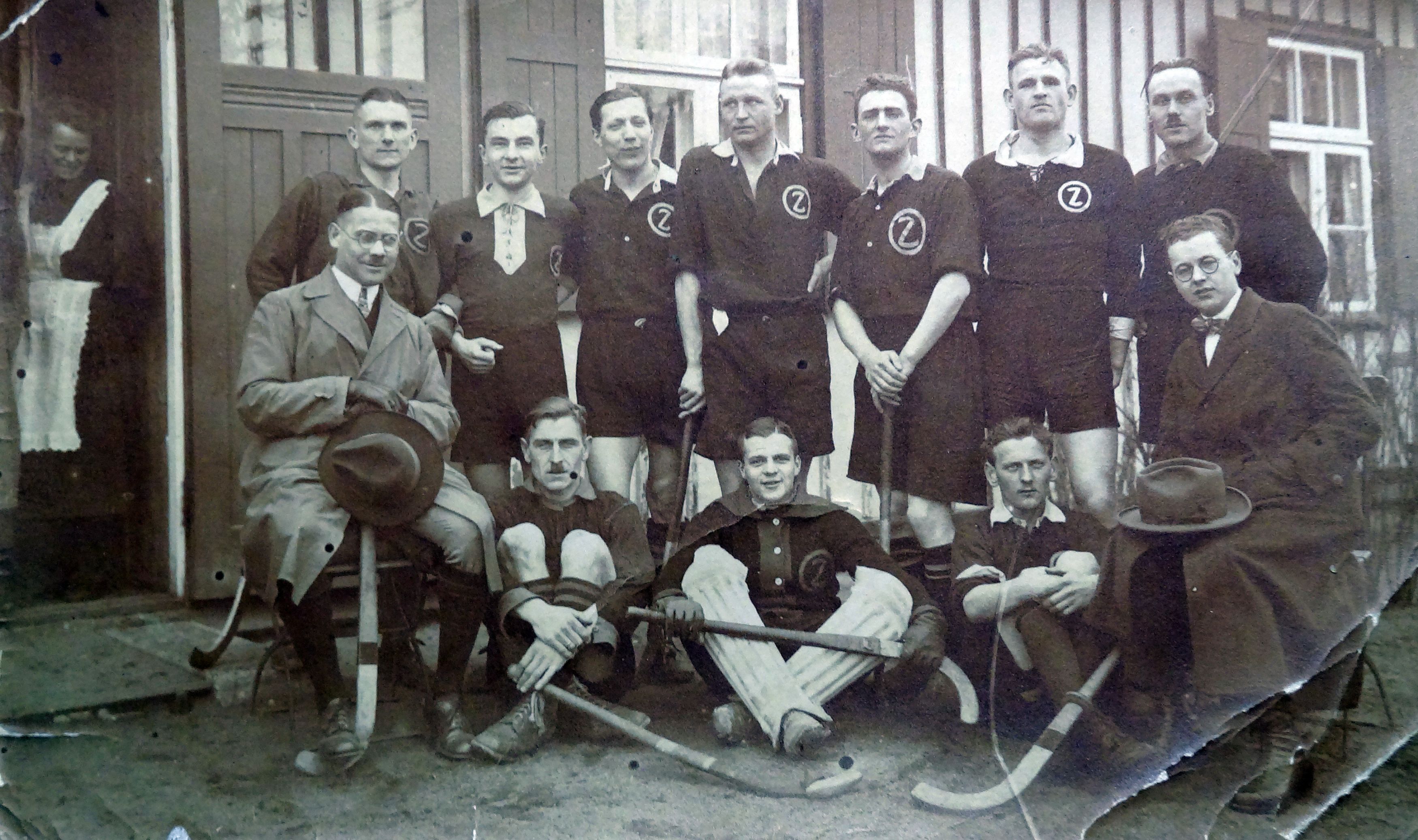 tl_files/verein/bilder/Chronik/Hockey1921.jpg